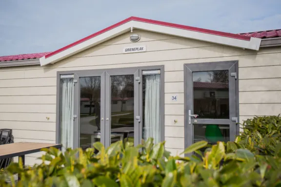 Openslaande deuren Terras Duinbungalow de Riesen vakantiehuis Terschelling