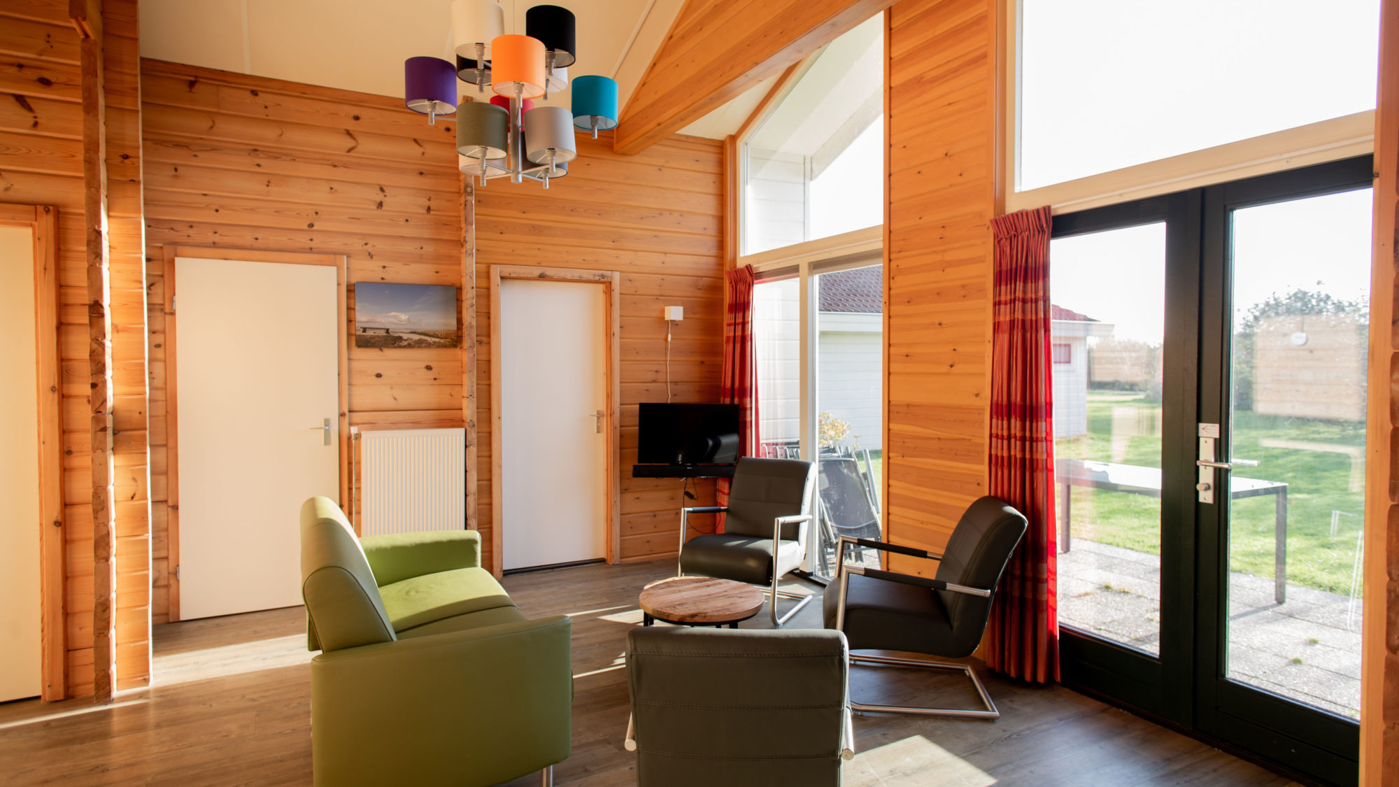 Zitgedeelte Finse bungalow 5 personen de Riesen Terschelling