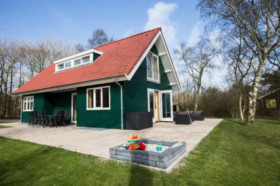 Zandbak terras vakantiehuis Kijkduin Midsland Noord Terschelling