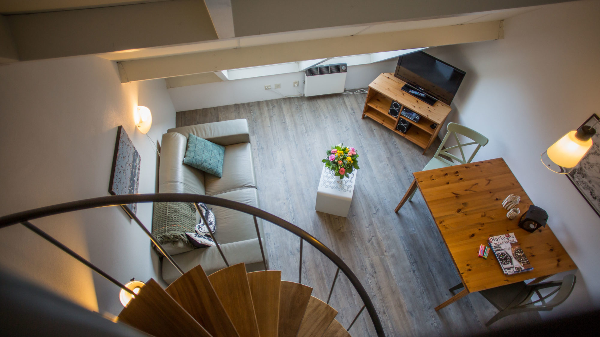 Schuindak en zich op leefruimte Studio Etage Hotel Tjermelan Terschelling