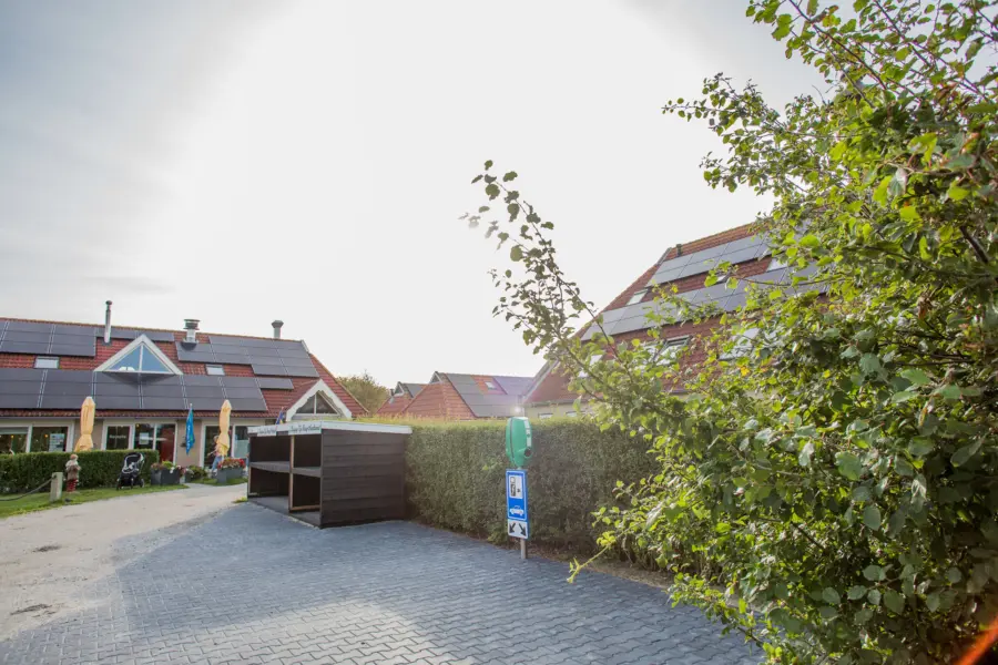 Receptie en restaurant/ontbijtzaal van Hotel Tjermelân Oosterend Terschelling