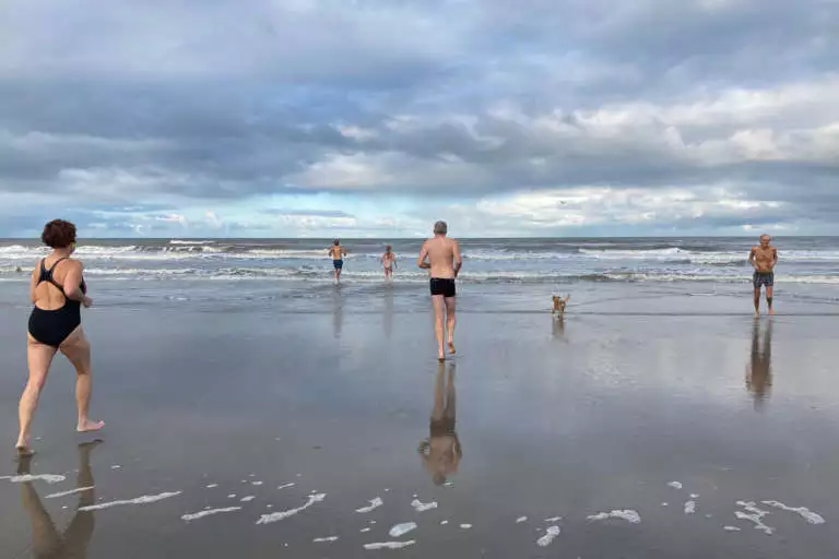 Nieuwjaarsduik winterzwemmen Terschelling Recreatie