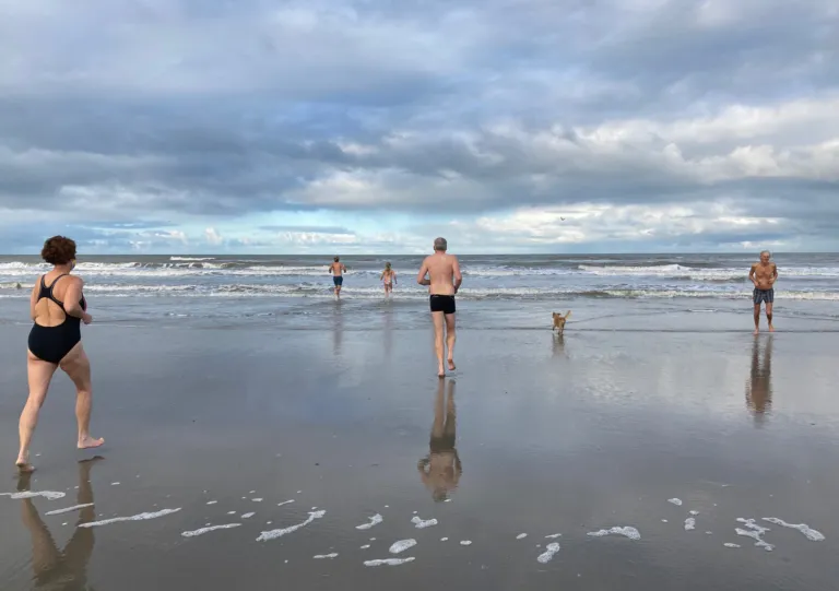 Nieuwjaarsduik winterzwemmen Terschelling Recreatie