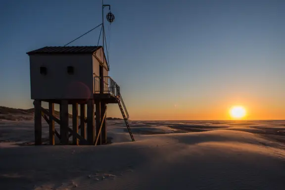 Drenkelingenhuis Huske op 'e Hoek Noordzee zonsondergang instagram Terschelling Recreatie vakantiehuis bungalow