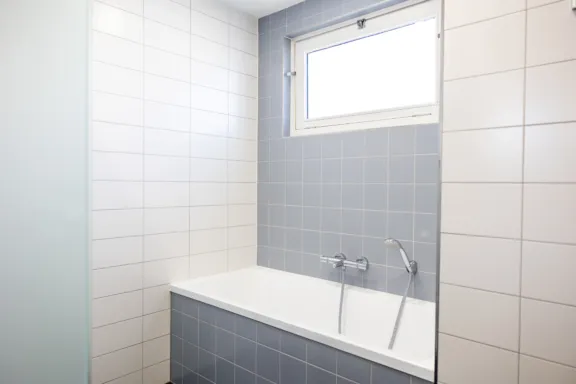 6 persoons Villabungalow 2 badkamers badkamer hal bad